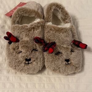 🎄Target cozy Reindeer Slippers  - Brown and Red🎄